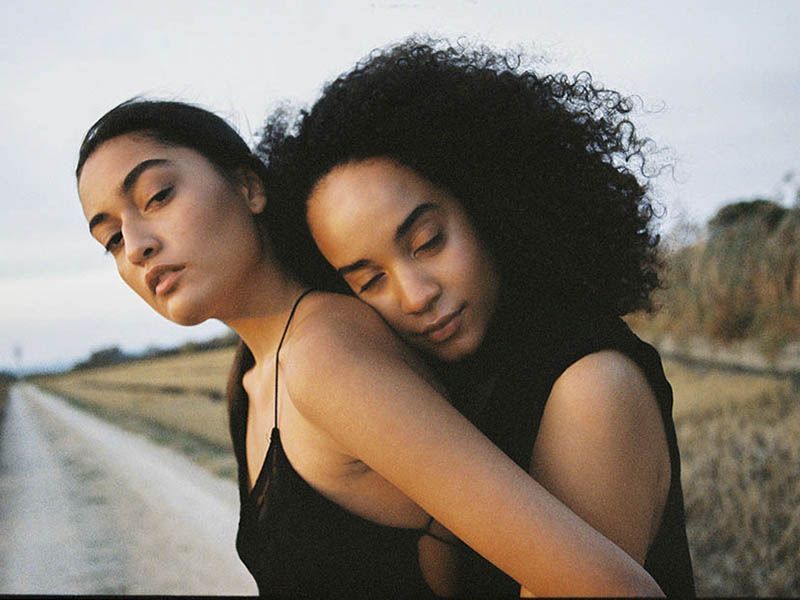 Descubre la editorial de Mar Plaza x Duelo
