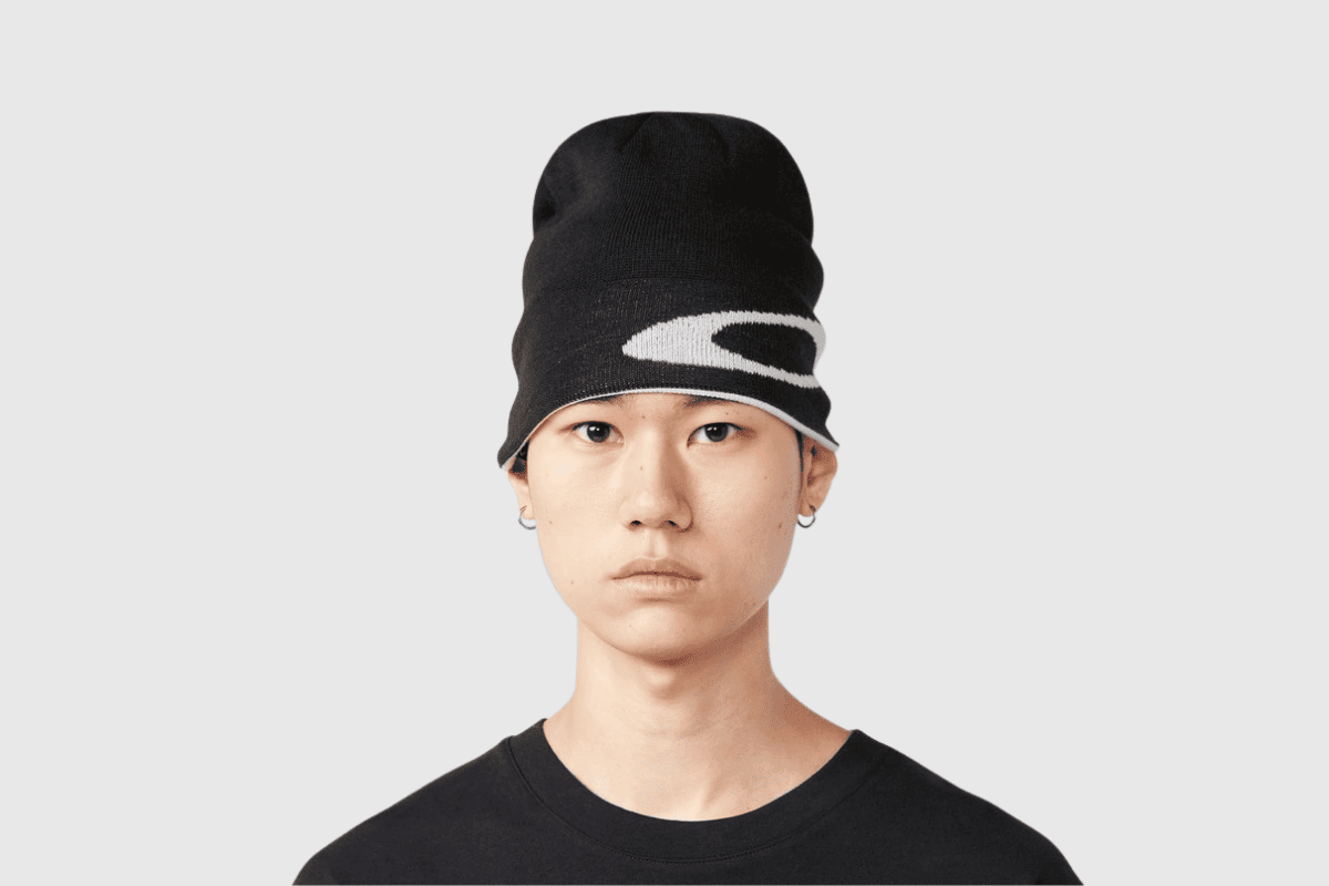gorro negro oakley